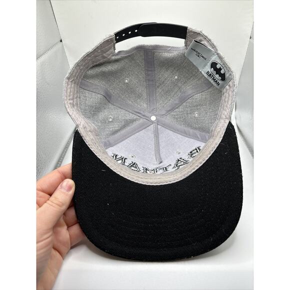 Batman Cap Snapback Grey Black Embroidered Letters Bat Logo Black Brim Cap Hat - Picture 5 of 9